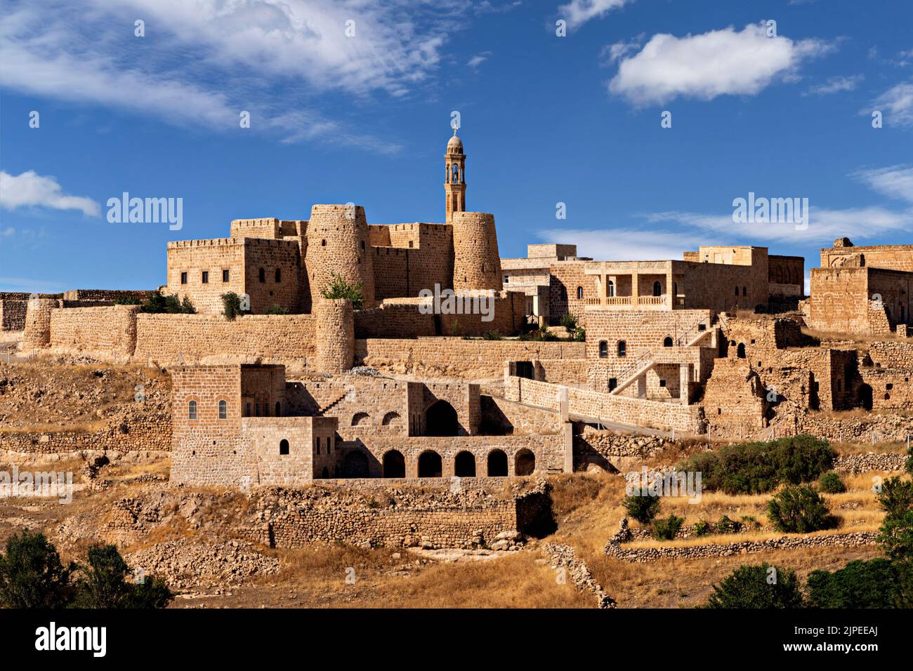 Syrisch-orthodoxe Kirche und Kloster im Dorf Gulgoze in der Nähe der Stadt Mardin in der Türkei Stockfoto