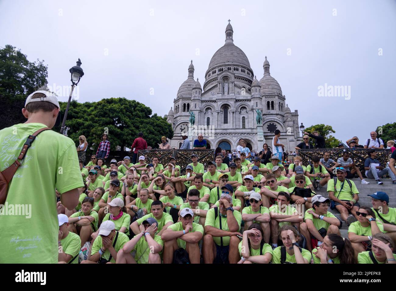 Eine Gruppe südafrikanischer Schüler besucht die Basilika Sacré Coeur de Montmartre (Sacré-Coeur de Montmartre), Paris, Frankreich Stockfoto