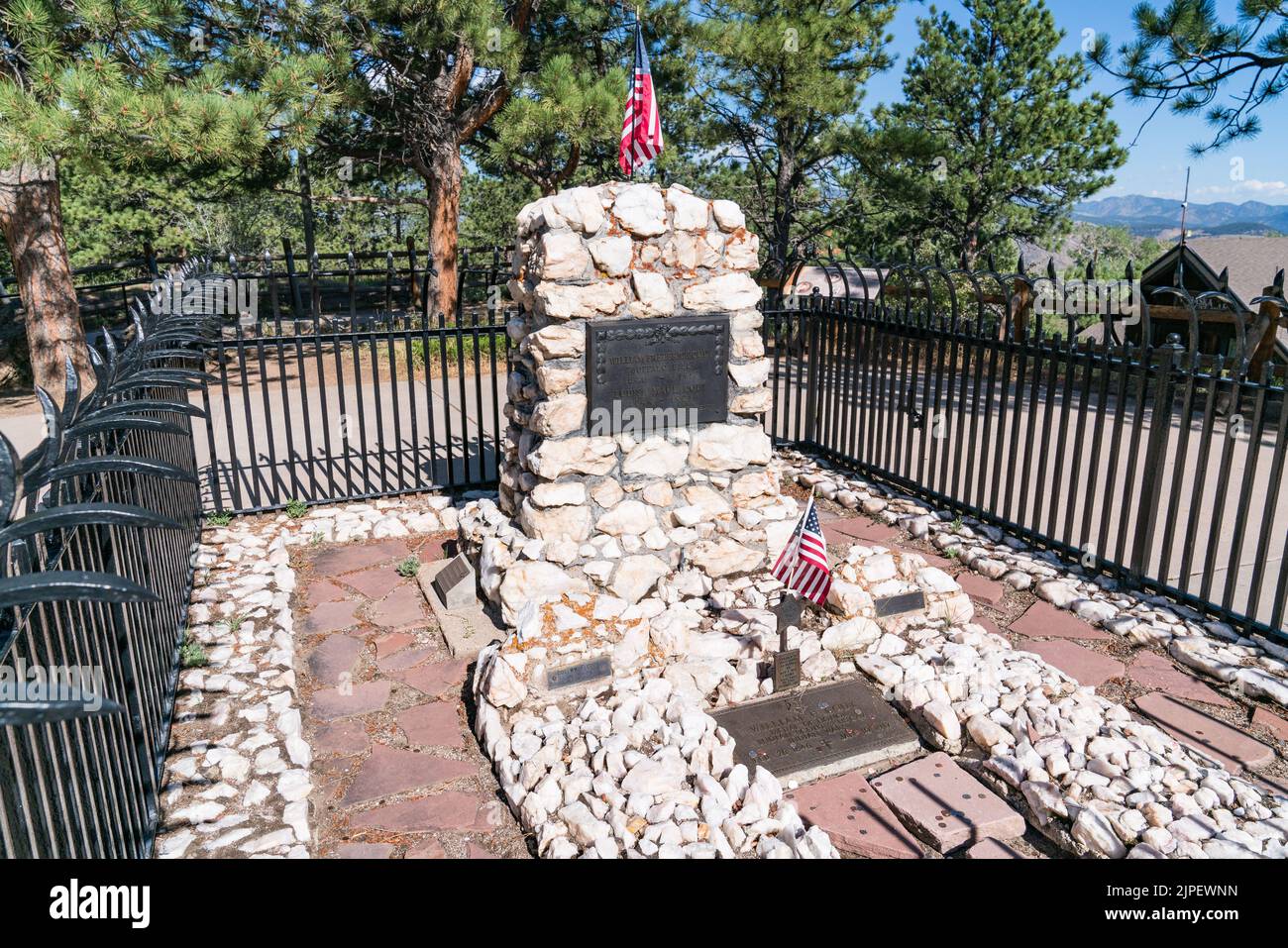 Golden, Colorado - 8. August 2022: Grabstätte des Soldaten, Büffeljägers und wilden West-Showmanns William Frederick 'Buffalo Bill' Cody auf dem Lookout Mount Stockfoto