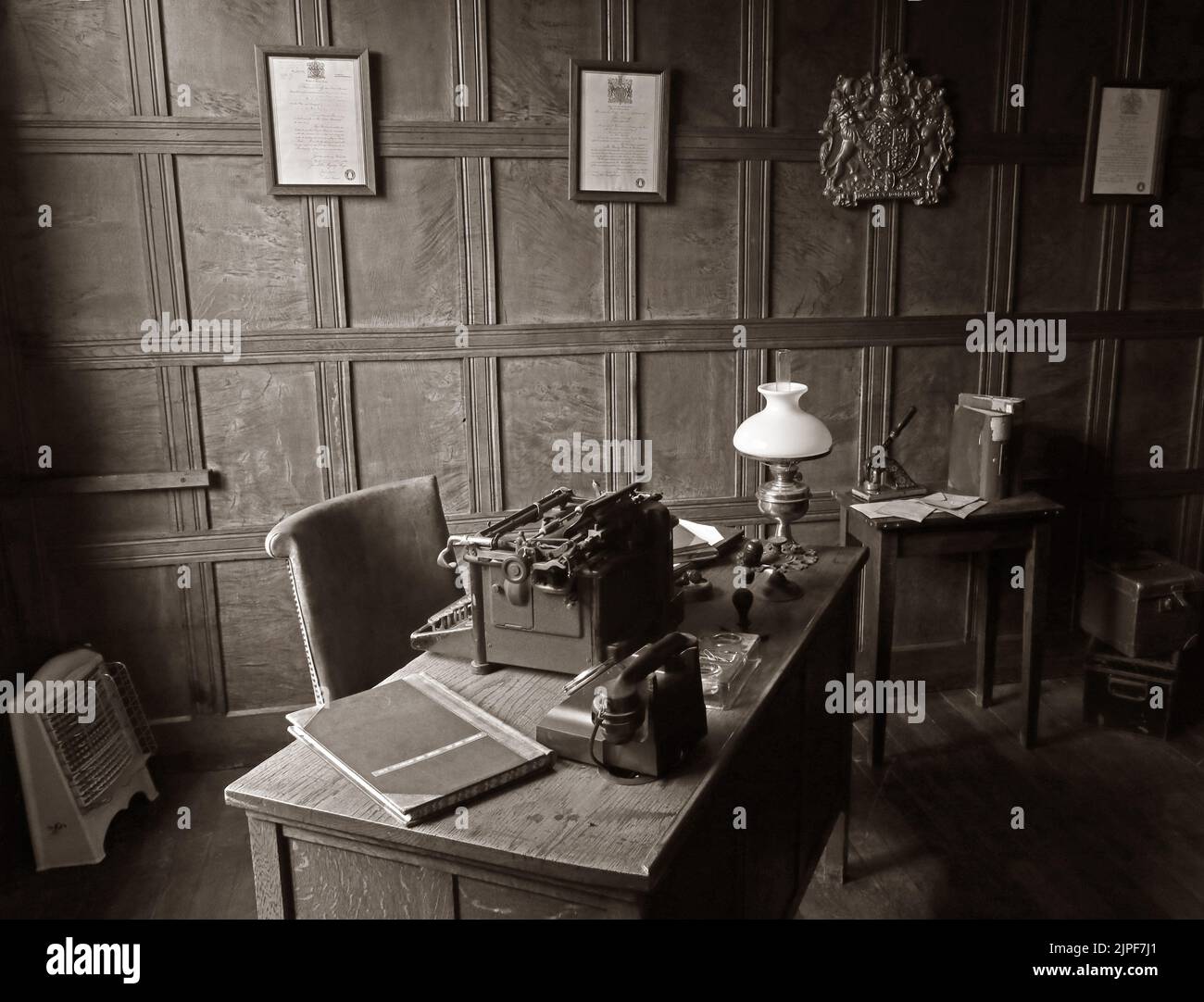HP Bulmer Boardroom, wie 1920er, Hereford City, Herefordshire, England, Großbritannien – Monochrom Stockfoto