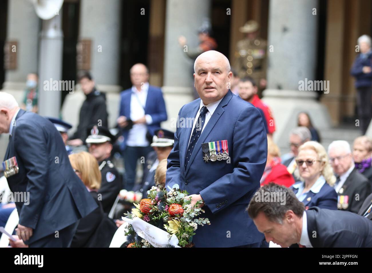 Sydney, Australien. 18.. August 2022. Der Vietnam Veterans’ Day wurde ursprünglich als Long Tan Day bezeichnet, der zum Gedenken an die Männer der D Company (6RAR) gewählt wurde, die am 18.. August 1966 in der Schlacht von Long Tan kämpften. 56 Jahre später, am Vietnam Veterans Day, hielten die Menschen inne und reflektierten im Cenotaph, wo Martin über den Tagery, die Teamarbeit und die Ausdauer, die die Australier während des Krieges zeigten, nachdachte. Es ist ein Tag, an dem alle, die in Vietnam gedient haben, anerkannt werden. Im Bild: David Elliott MP, Minister für Verkehr, Minister für Veteranen und Minister für West-Sydney. Kredit: Richard Milnes/Alamy Live Nachrichten Stockfoto