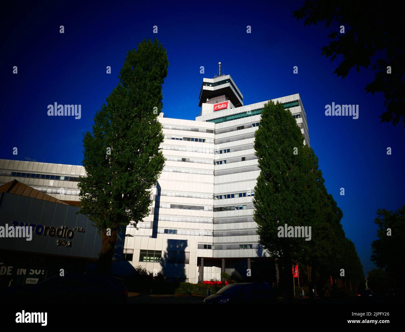 Berlin, Deutschland. 10. August 2022. Das RBB-Fernsehzentrum in Berlin-Charlottenburg. Quelle: XAMAX/dpa/Alamy Live News Stockfoto