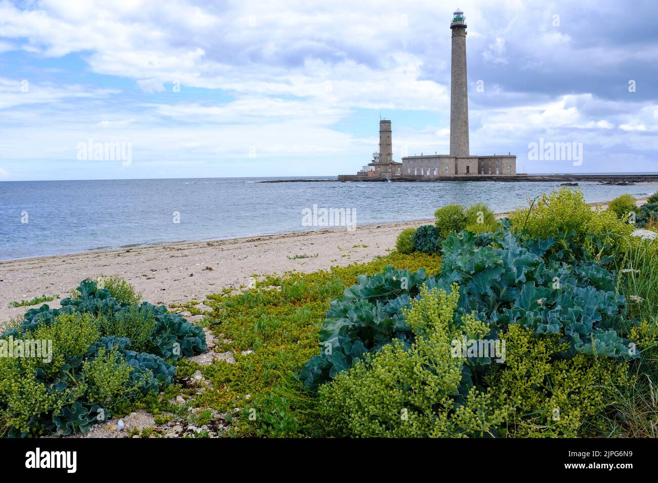 Frankreich, Gatteville-le Phare, 01.07.2022: Alter und neuer Leuchtturm von Gatteville an der Pointe de Barfleur bei Gatteville-le Phare auf der Halb Stockfoto