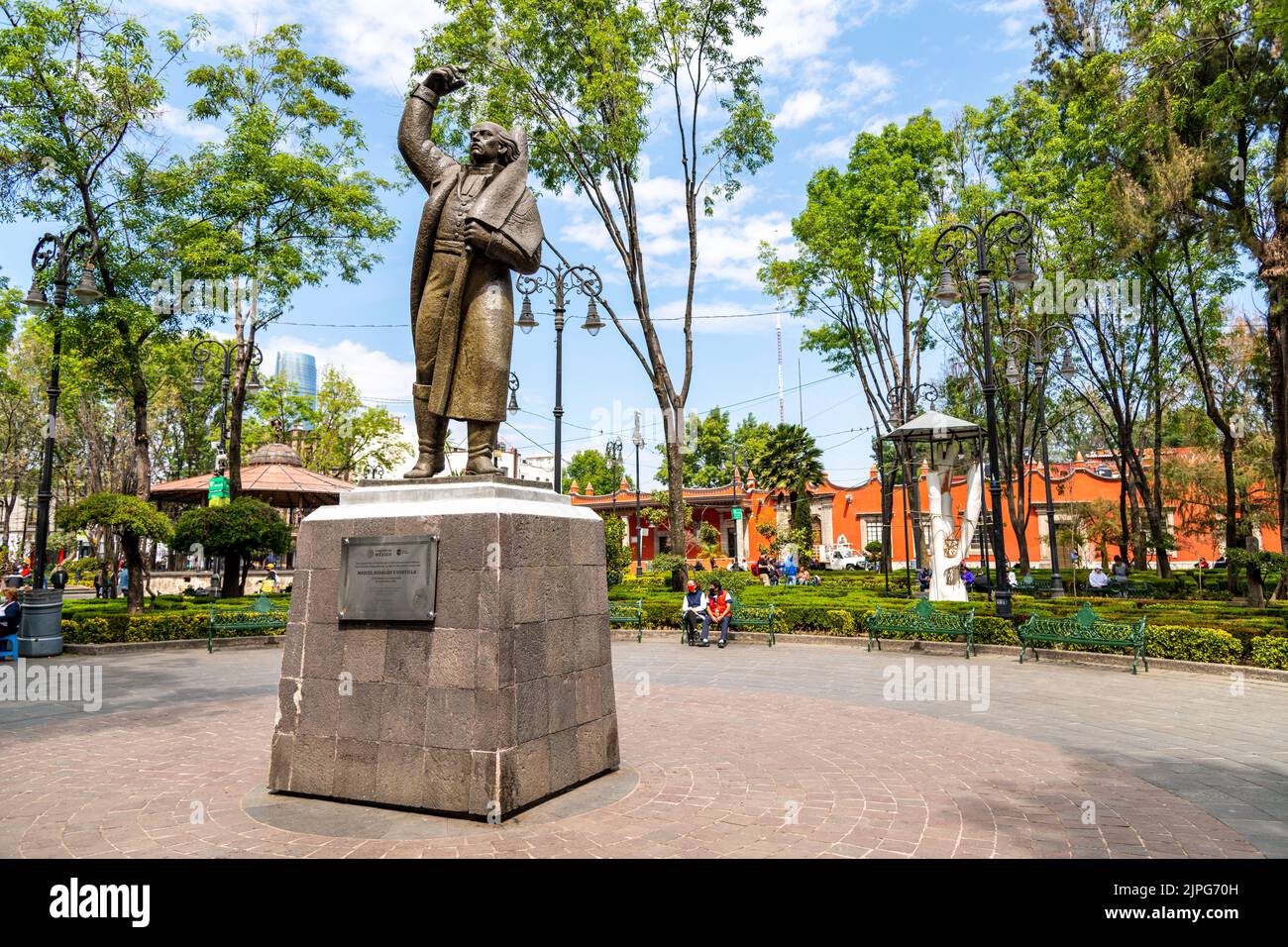 Eine Statue von Hidalgo auf der Plaza Jardin Hidalgo in Coyoacan