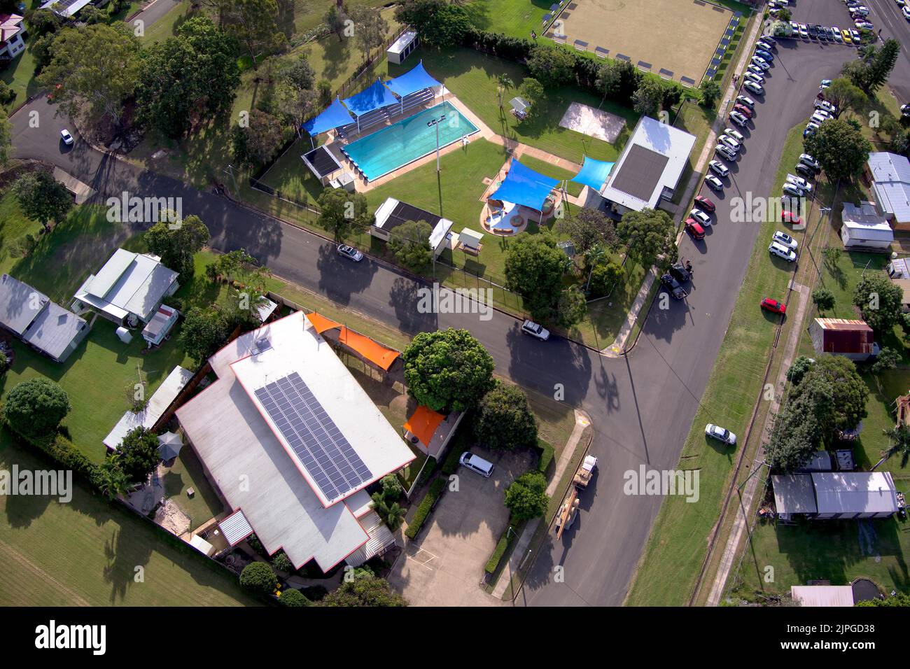 Luftaufnahme des Mango Tree Childcare Center und Aquatic Center auf der Somerset Street Gin Gin Queensland Australien Stockfoto