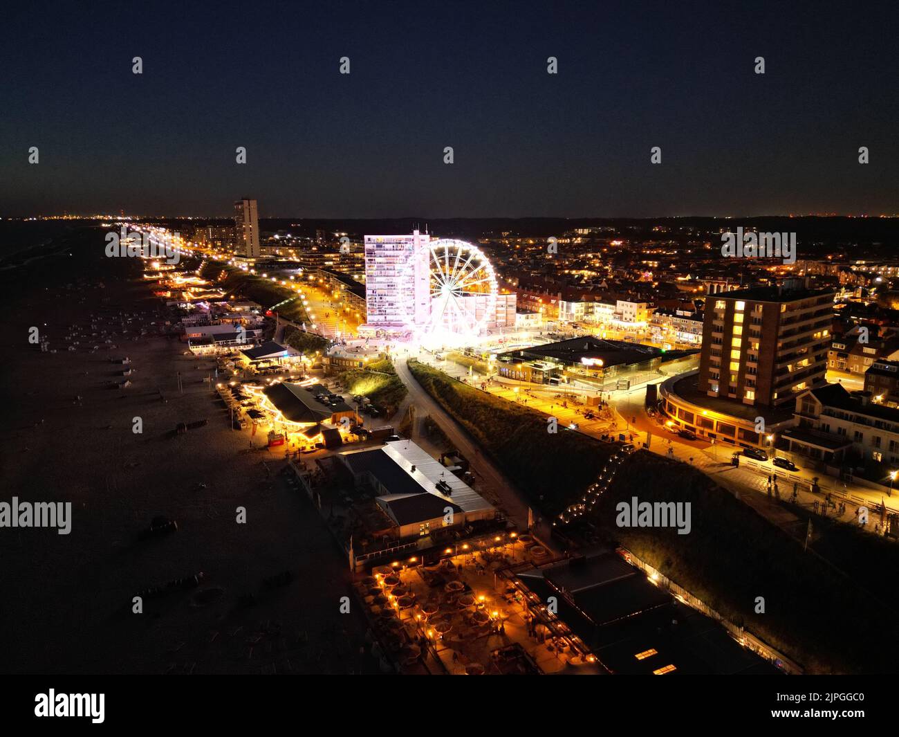Eine schöne Aufnahme der Stadt Zandvoort Beach Casino Clubs Boulevard in den Niederlanden Stockfoto