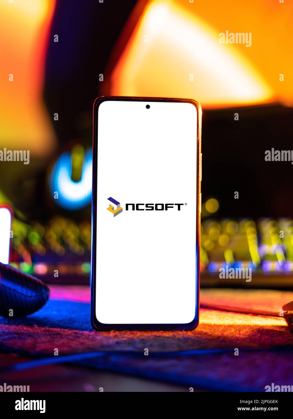 West Bangal, Indien - 20. April 2022 : NCSOFT auf dem Telefonbildschirm Stock image. Stockfoto