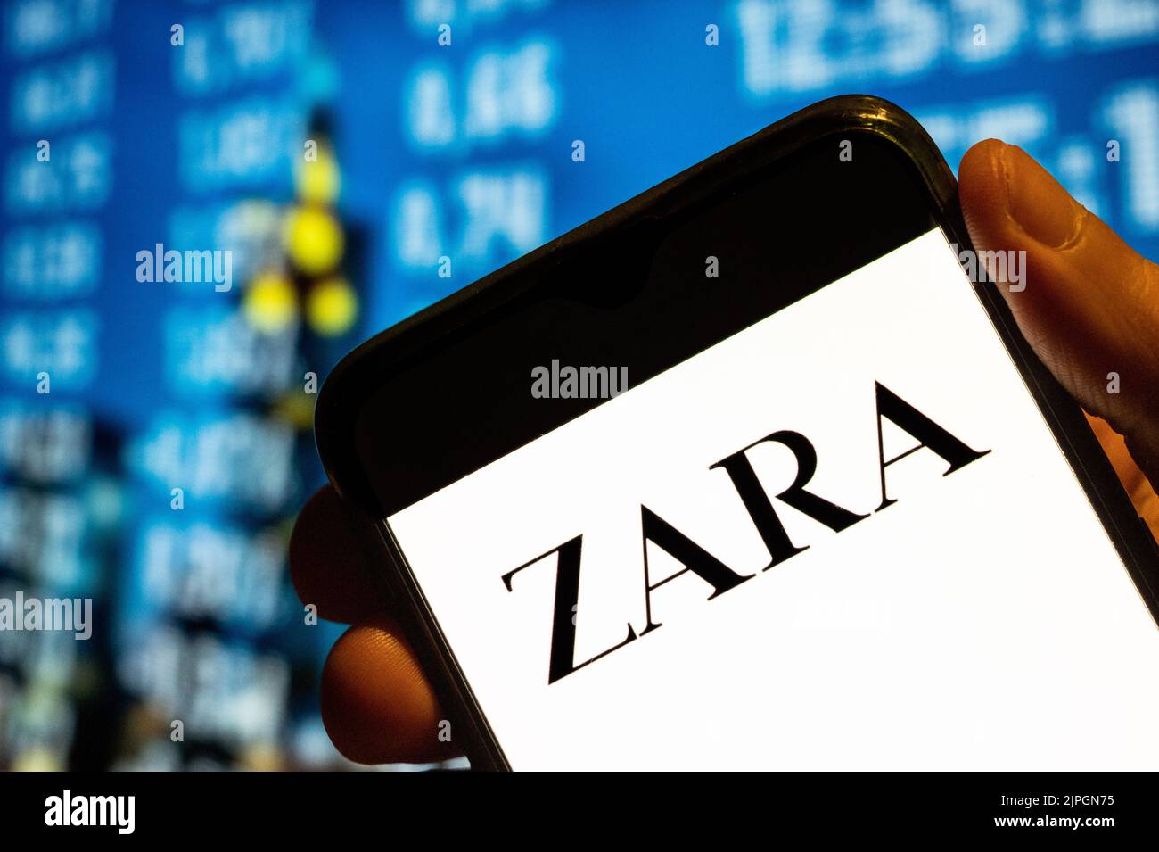 In dieser Abbildung wird das spanische multinationale Bekleidungsdesign-Einzelhandelsunternehmen von Inditex, Zara, auf einem Smartphone-Bildschirm angezeigt. Stockfoto