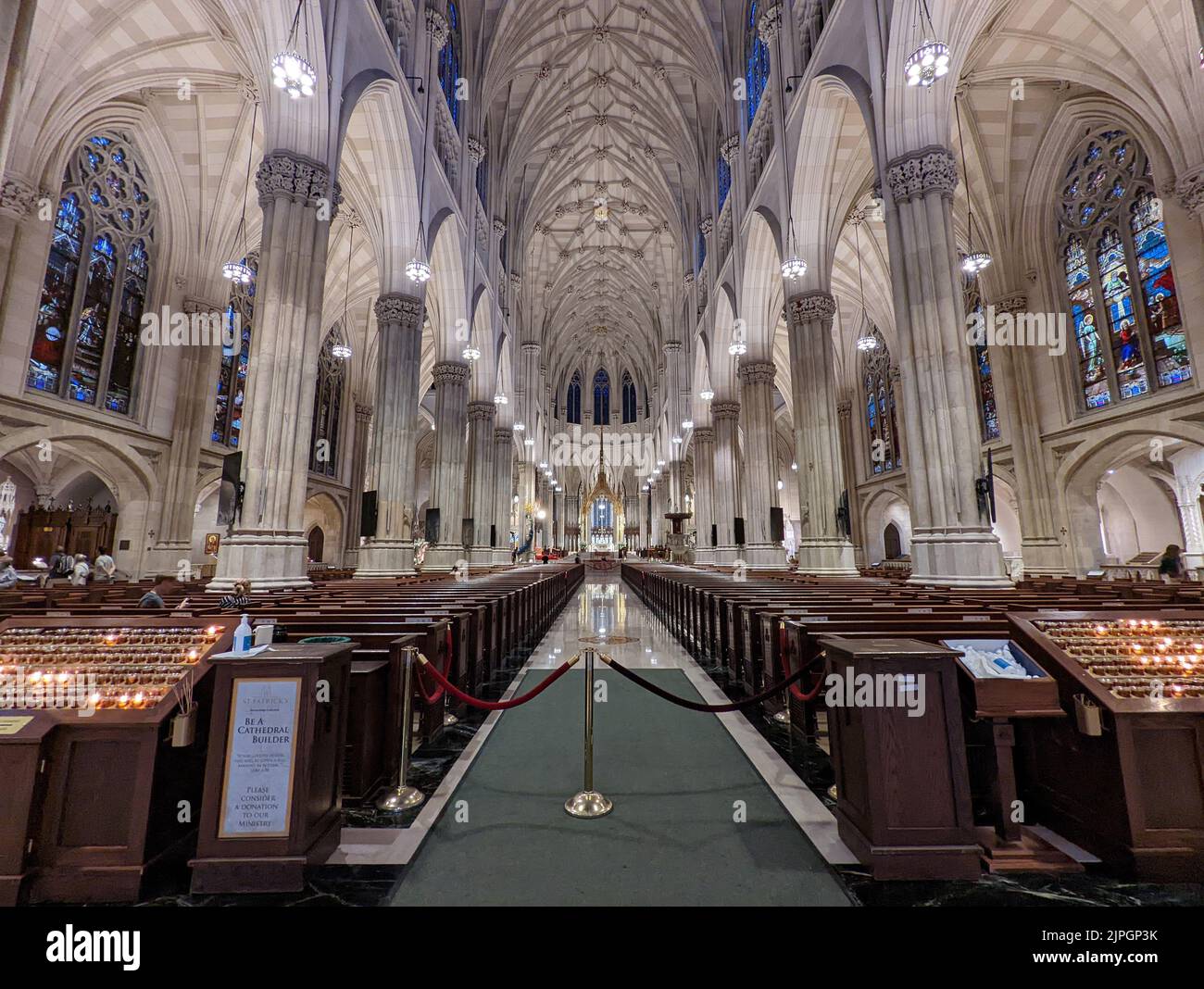 Die wunderschöne St. Patrick's Cathedral in New York City von innen Stockfoto