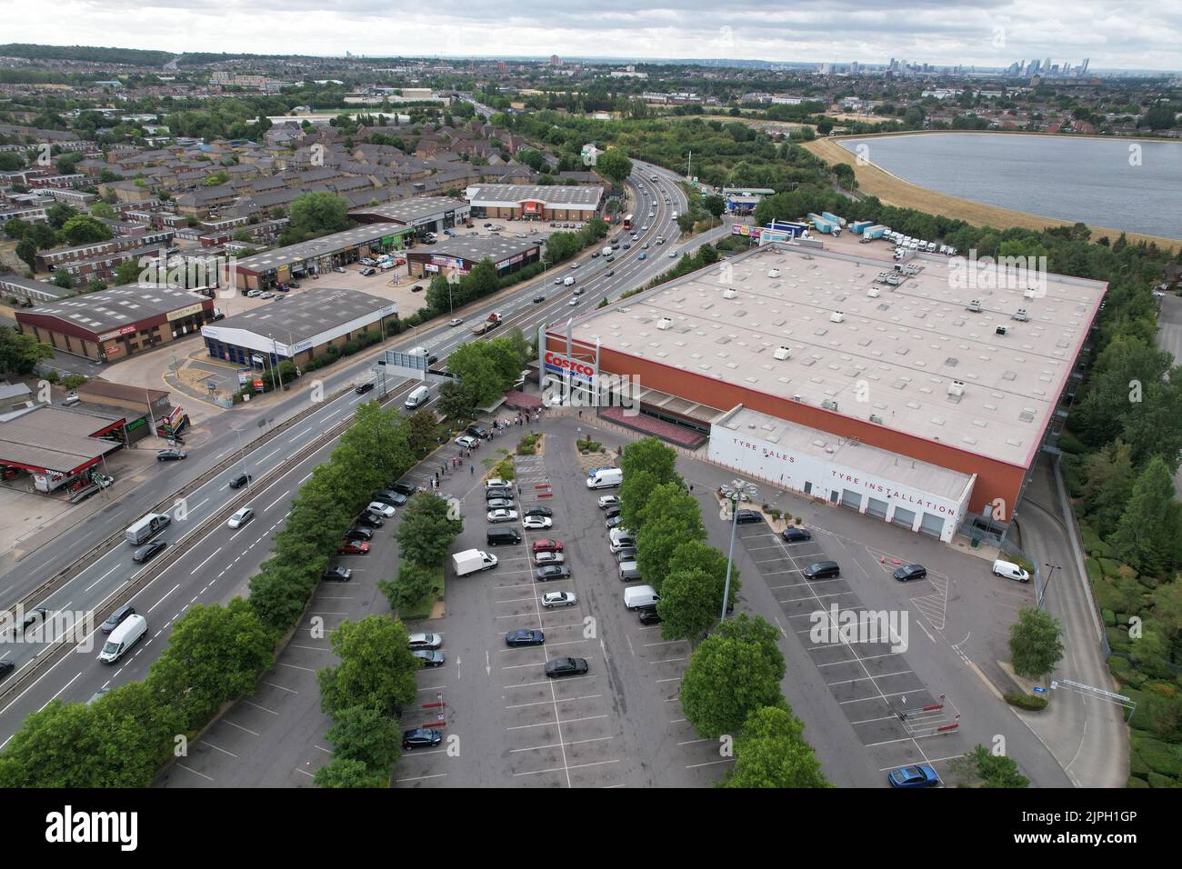 Costco Store Chingford East London UK Drohne Luftaufnahme Stockfoto