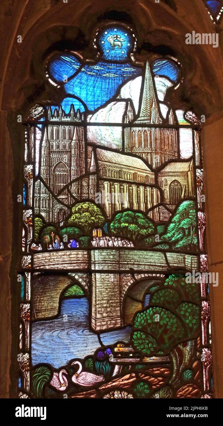 Buntglas mit Fluss Wye, alter Brücke und Hereford Kathedrale - 5 College Cloisters, Cathedral Close, HR1 2NG Stockfoto
