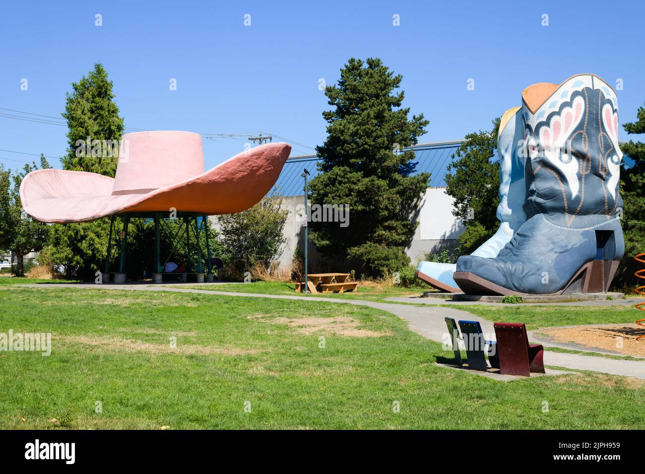Seattle - 14. August 2022; Blick auf die historischen Kunstwerke von hat n Boots im Oxbow Park Seattle Stockfoto