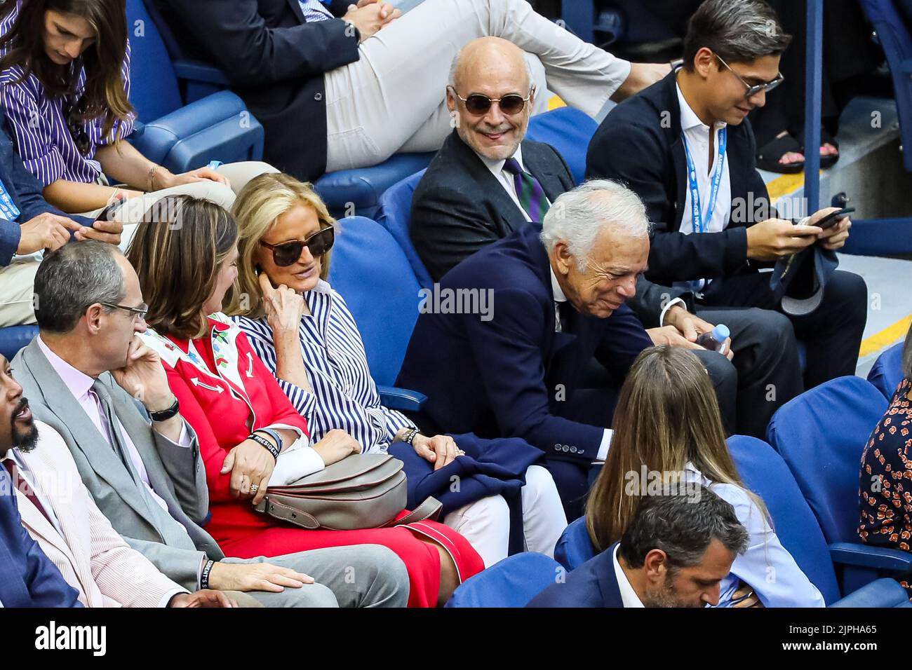 New York, USA. 08. September 2019. Ralph Lauren und seine Frau Ricky Anne Loew-Beer sehen am 08. September 2019 in New York City das Finale zwischen dem Spanier Rafael Nadal und dem Russen Daniil Medvedev im Arthur Ashe Stadium im USTA Billie Jean King National Tennis Center. Kredit: Unabhängige Fotoagentur/Alamy Live Nachrichten Stockfoto