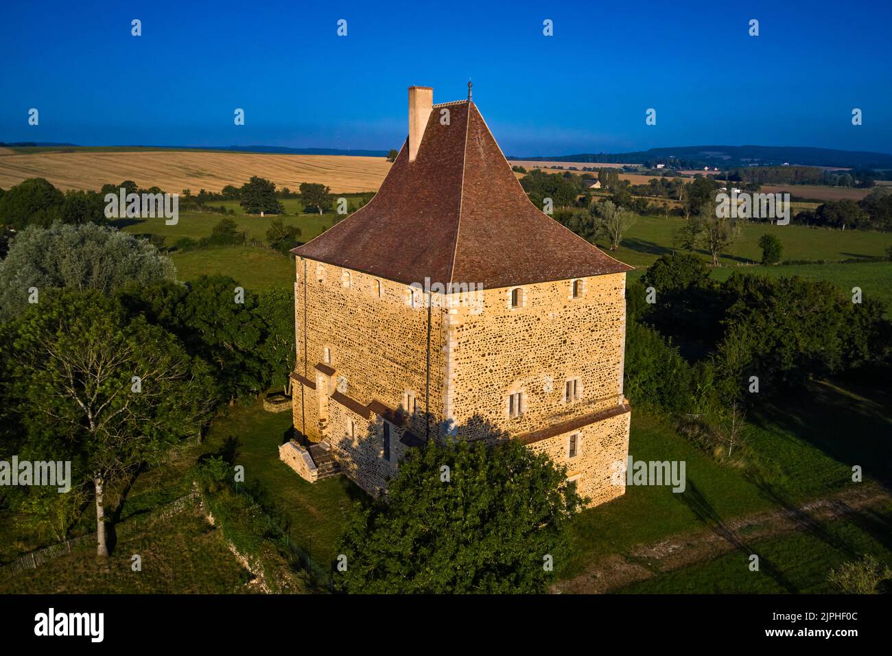 Frankreich, Cher (18), Berry, Neuvy-Deux-Clochers, la Tour de Vesvre // Frankreich, Cher (18), Berry, Neuvy-Deux-Clochers, der Turm von Vesvre Stockfoto