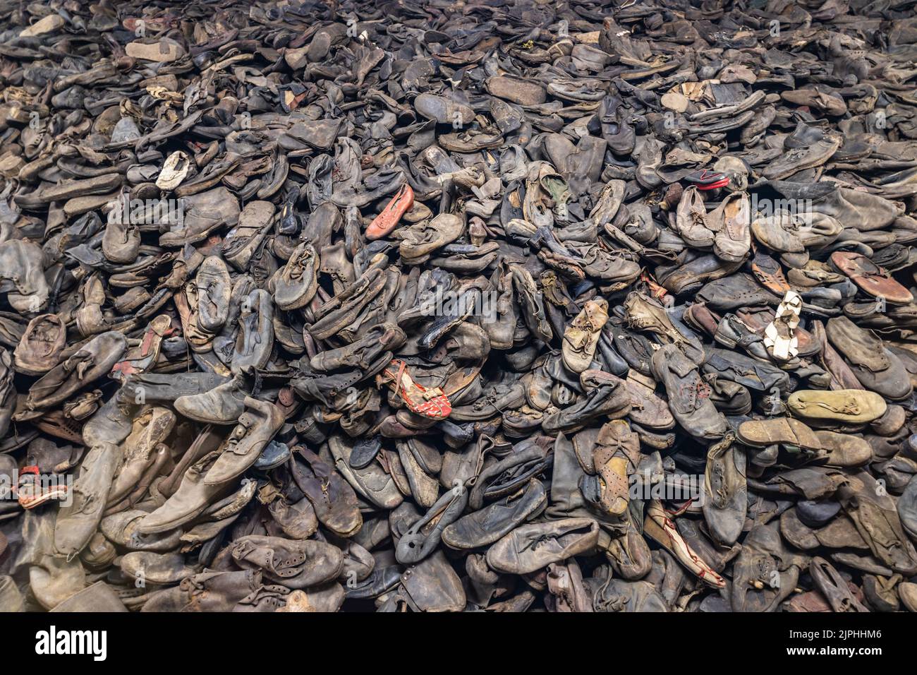 Die Schuhe der Gefangenen im Konzentrationslager Auschwitz-Birkenau. Oswiecim, Polen, 17. Juli 2022 Stockfoto