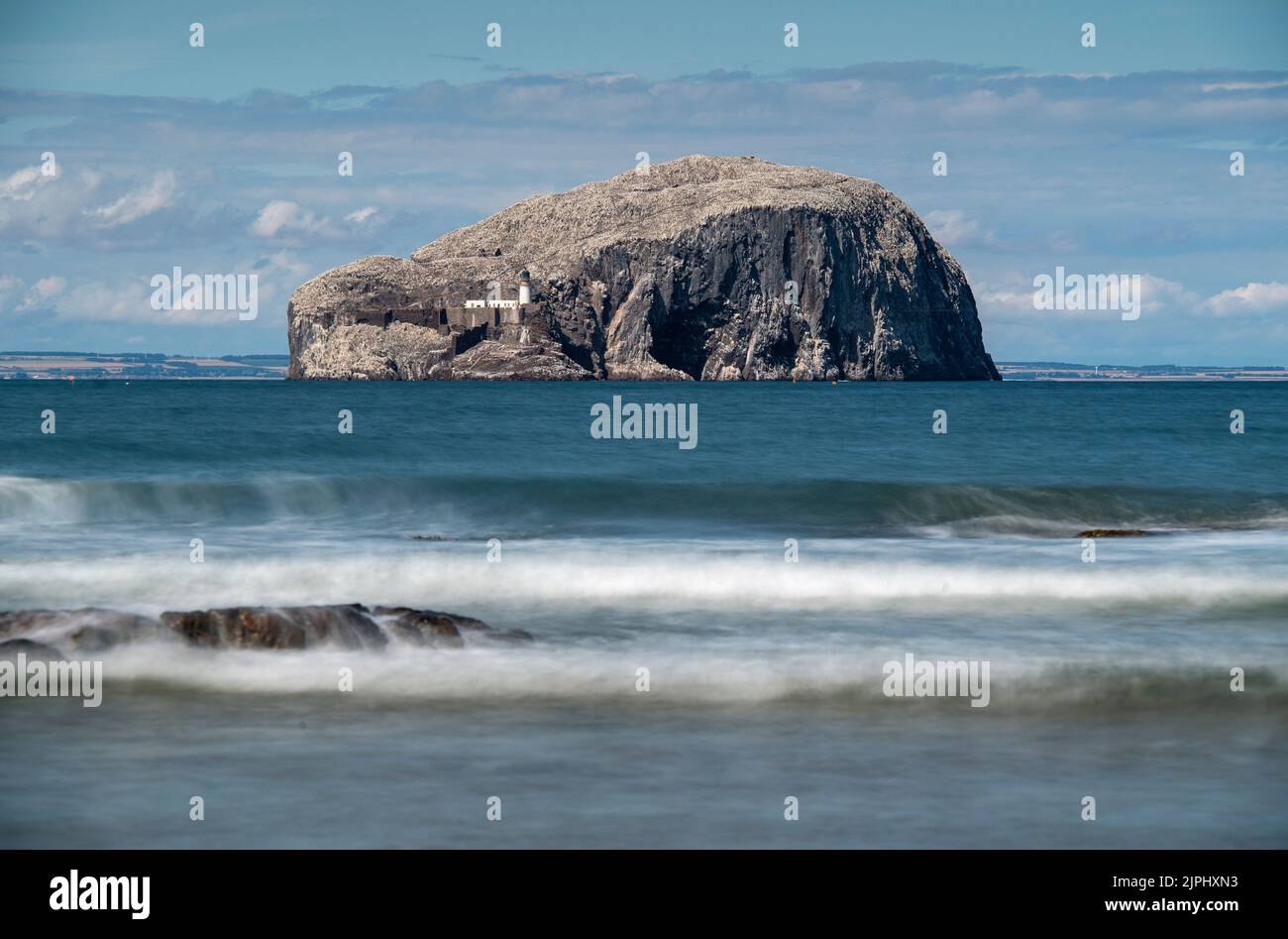 Bass Rock vom Seacliff Beach in der Nähe von North Berwick, East Lothian, Schottland Stockfoto