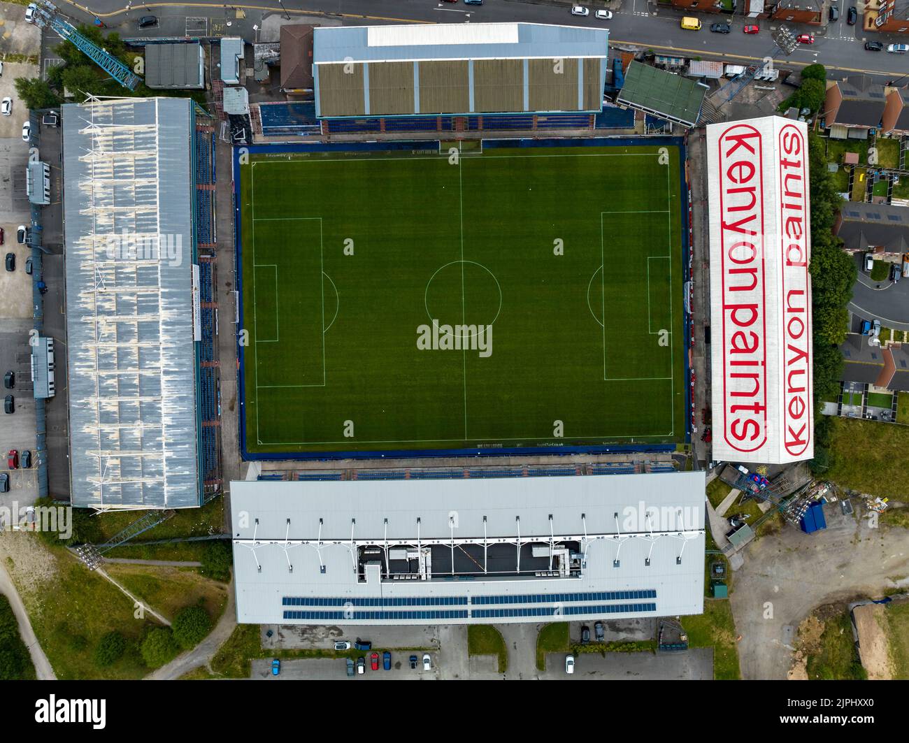 Boundary Park Luftdrohne aus der Luft, Oldham Athletic Football Club Stadium, Vogelperspektive Stockfoto