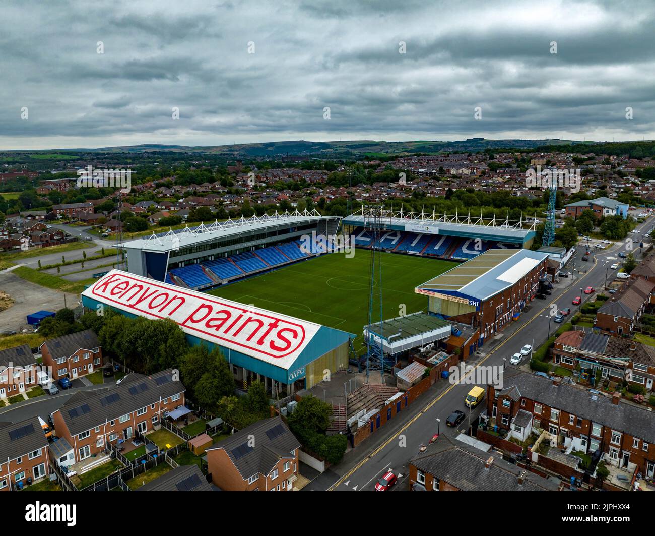 Boundary Park Luftdrohne aus der Luft, Oldham Athletic Football Club Stadium, Vogelperspektive Stockfoto