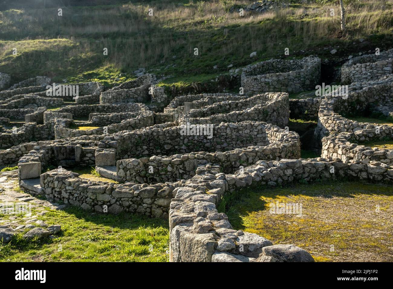 Ruinen der antiken keltischen Siedlungssteinhäuser in Castro de Santa Trega, Pontevedra, Spanien Stockfoto