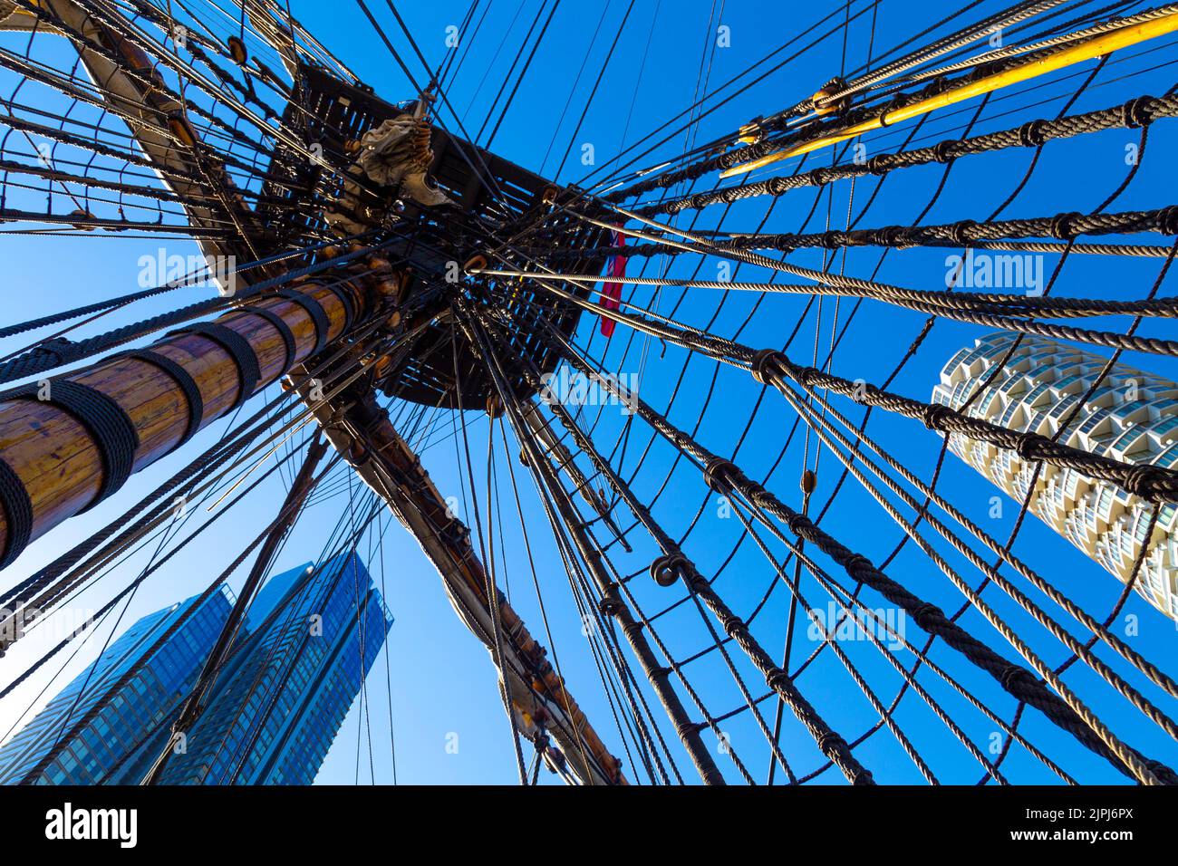 10. August 2022, London, Großbritannien - Göteborg von Schweden, das größte hölzerne Ozeansegelschiff, dockte auf seiner Reise nach Asien im Canary Wharf South Dock an Stockfoto