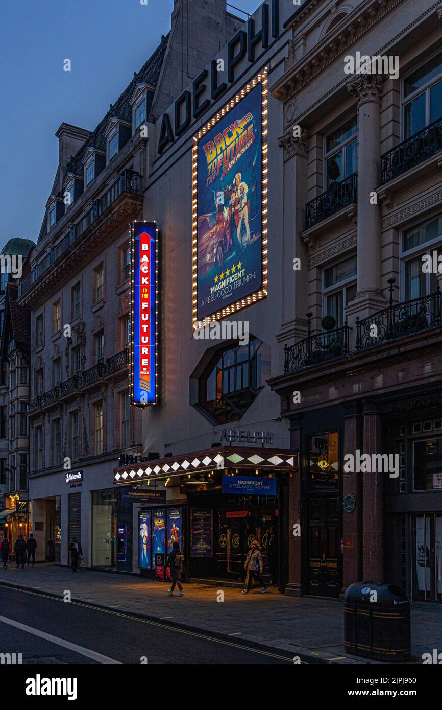 Das Adelphi Theatre on the Strand, City of Westminster, London, England, Großbritannien. Stockfoto