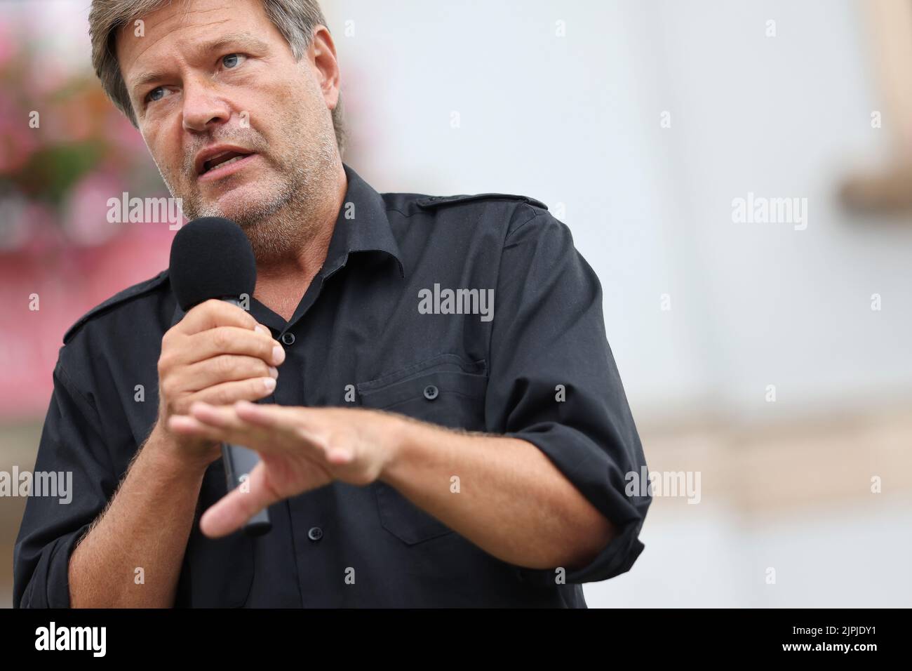 Mikrofon, Rede, Politiker, robert habeck, bündnis 90/die grünen, promi, Mikrofone, Reden, Politiker Stockfoto