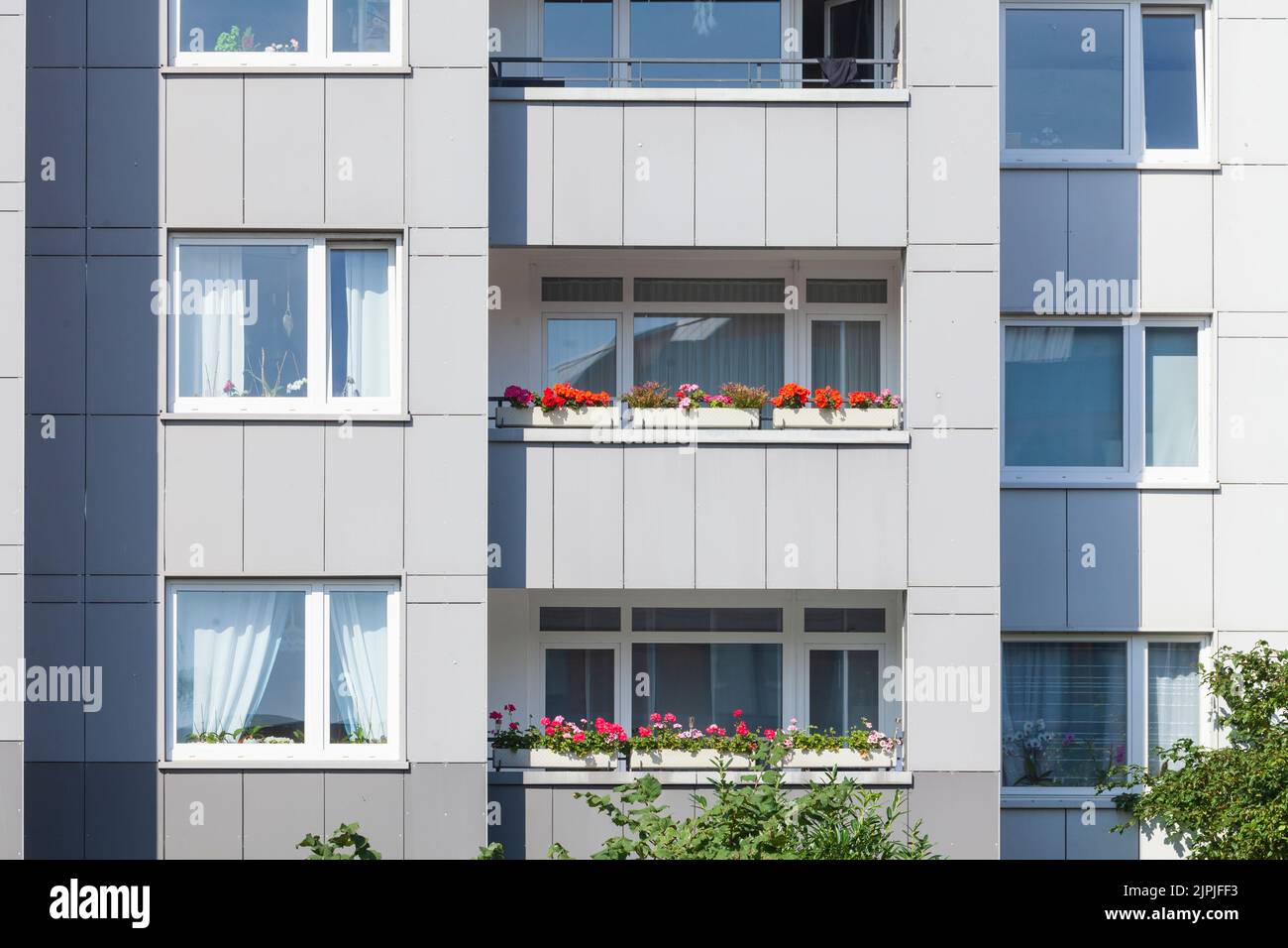 Häusliches Leben, Balkon, Mietshaus, zu Hause, häusliches Leben, Wohnzimmer, Balkone, Mietshäuser Stockfoto