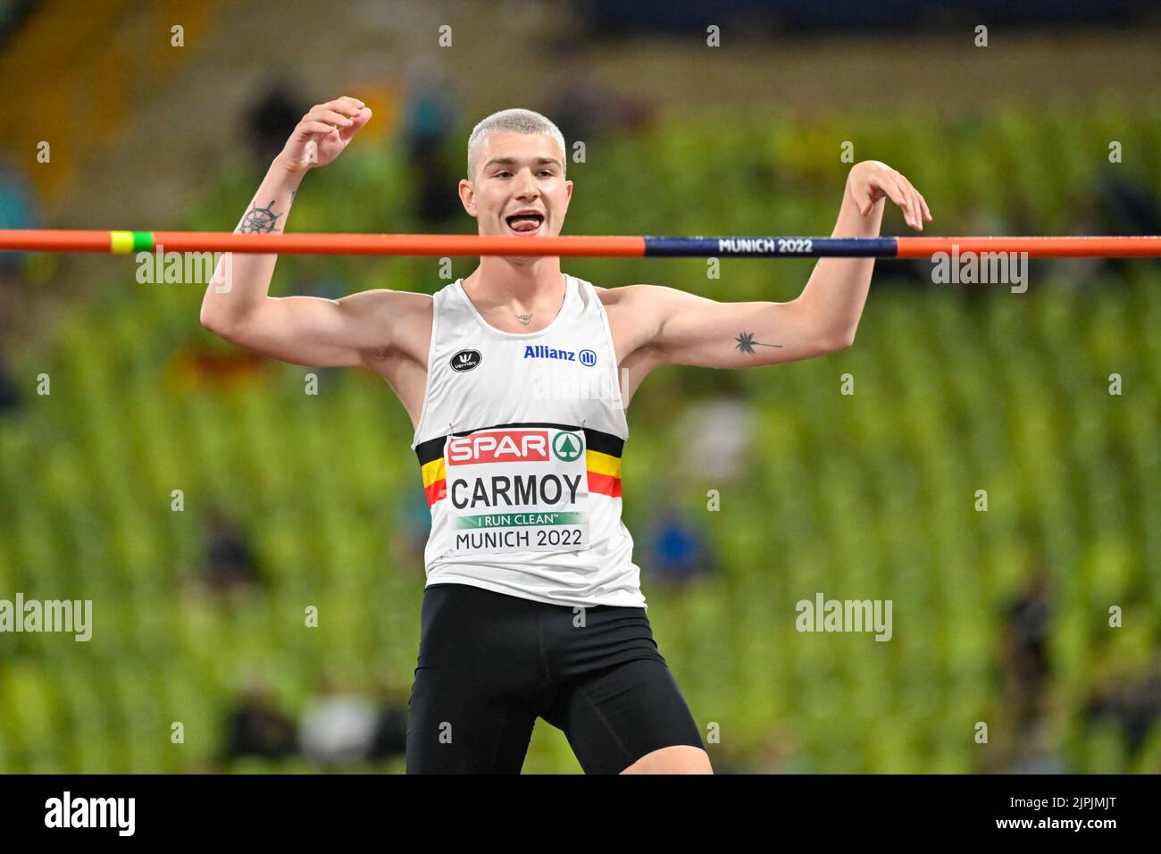 München, Deutschland. 18. August 2022. Der Belgier Thomas Carmoy feiert nach dem Finale des Hochsprung-Turniers der Männer am 8. Tag der Leichtathletik-Europameisterschaften in München 2022, Deutschland, am Donnerstag, den 18. August 2022. Die zweite Auflage der Europameisterschaften findet vom 11. Bis 22. August statt und umfasst neun Sportarten. BELGA FOTO ERIC LALMAND Kredit: Belga Nachrichtenagentur/Alamy Live News Stockfoto