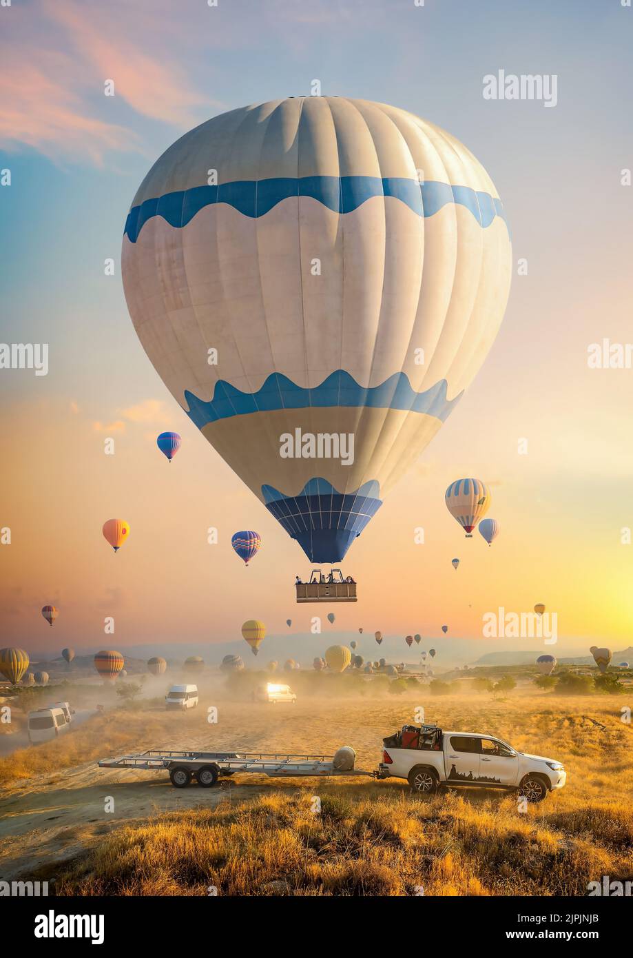 Heißluftballon, Ballonfahrt, historischer Nationalpark göreme, Heißluftballons, Ballonfahrten Stockfoto