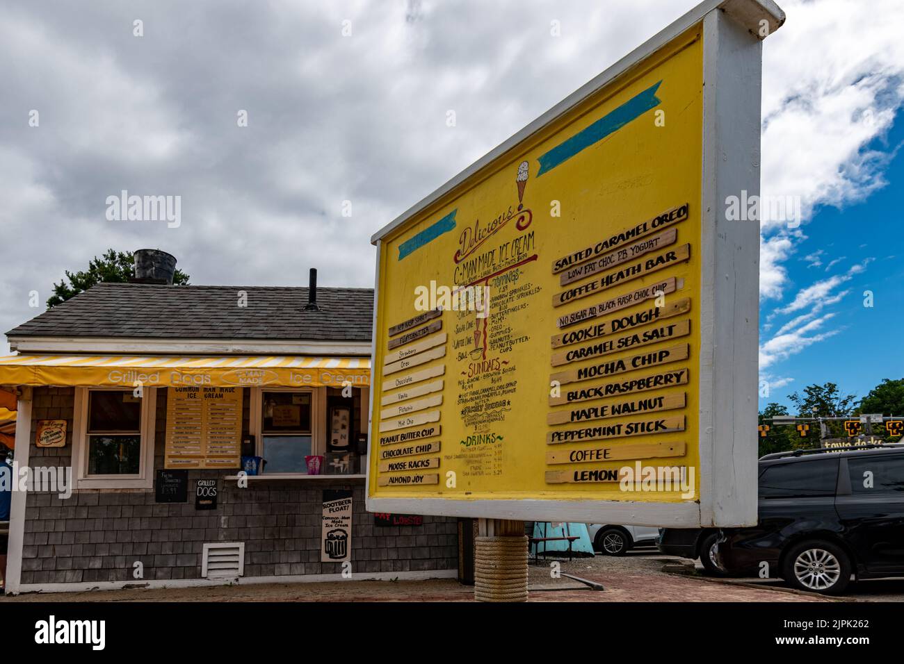 Ein Menuboard außerhalb von C-man (Common man) Made Ice Cream in Meredith, Belknap County, New Hampshire. Stockfoto