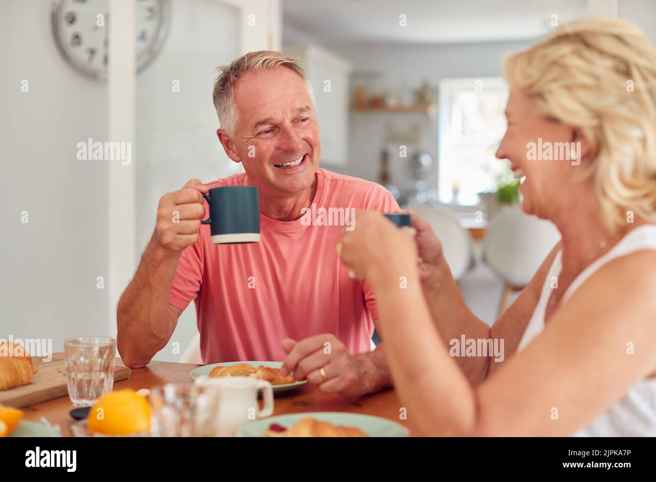 Glücklich, zu Hause, Frühstück, älteres Paar, happies, Häuser, Frühstück, ältere Paare Stockfoto