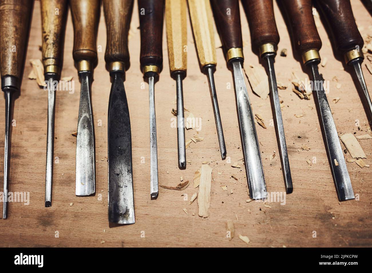Haben Sie Werkzeuge. Wird schnitzen. Das Innere einer Werkstatt von Kunsthandwerkern. Stockfoto