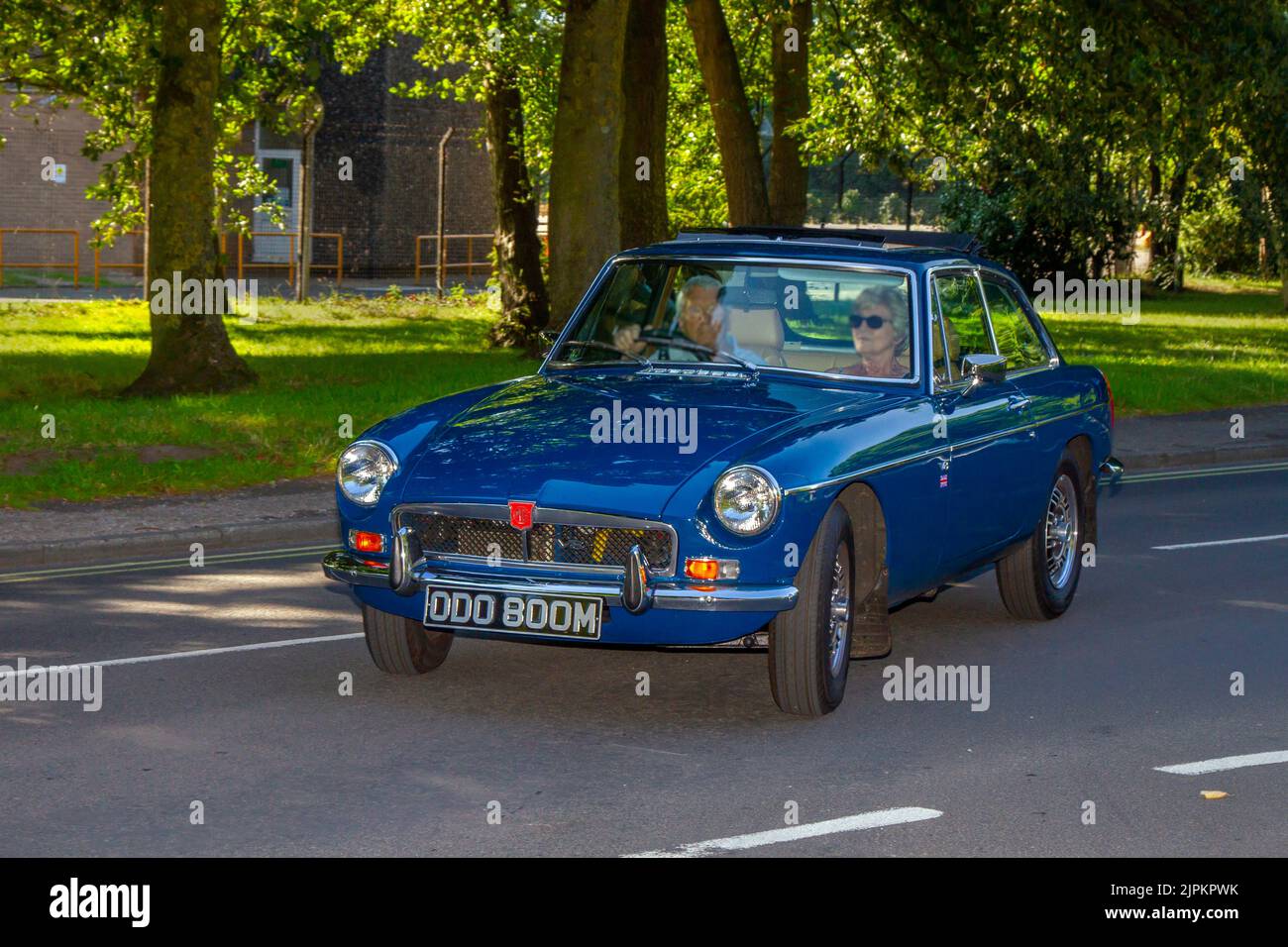 1974 70s, SEVENTIES MG B GT V8 3528cc Benzin britischer Roadster; Oldtimer auf der Lytham Hall Summer Classic Car & Motorcycle Show 13., einem Classic Vintage Collectible Transport Festival. Stockfoto