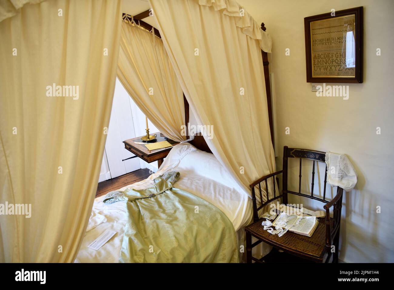 Jane Austens Schlafzimmer, Jane Austens Haus, Chawton, in der Nähe von Alton, Hampshire, VEREINIGTES KÖNIGREICH. Stockfoto