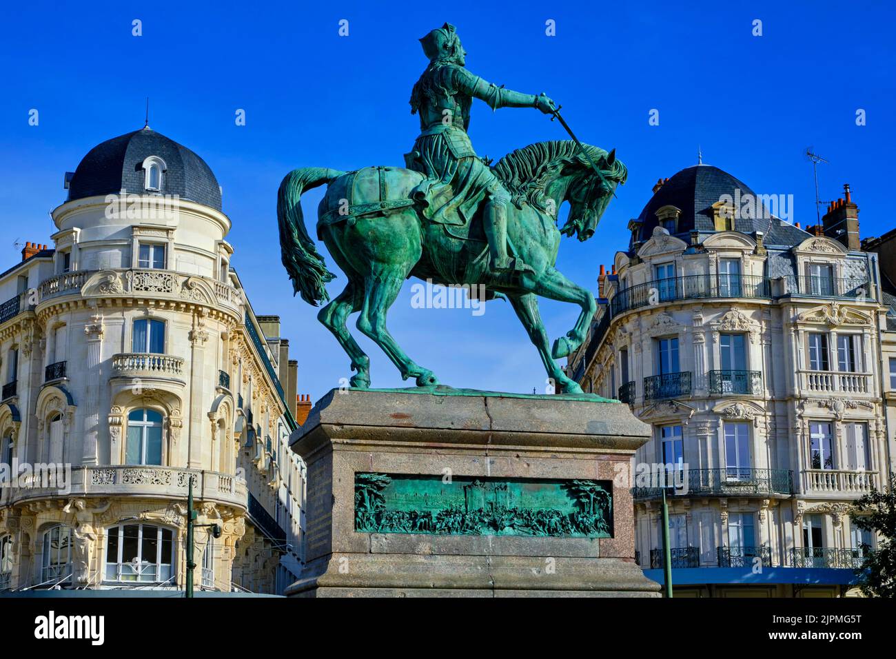 Frankreich, Region Centre-Val de Loire, Loiret (45), Orleans, Place du Martroi, Reiterstatue der Jeanne d'Arc, 1855 von Denis Foyatier angefertigt Stockfoto