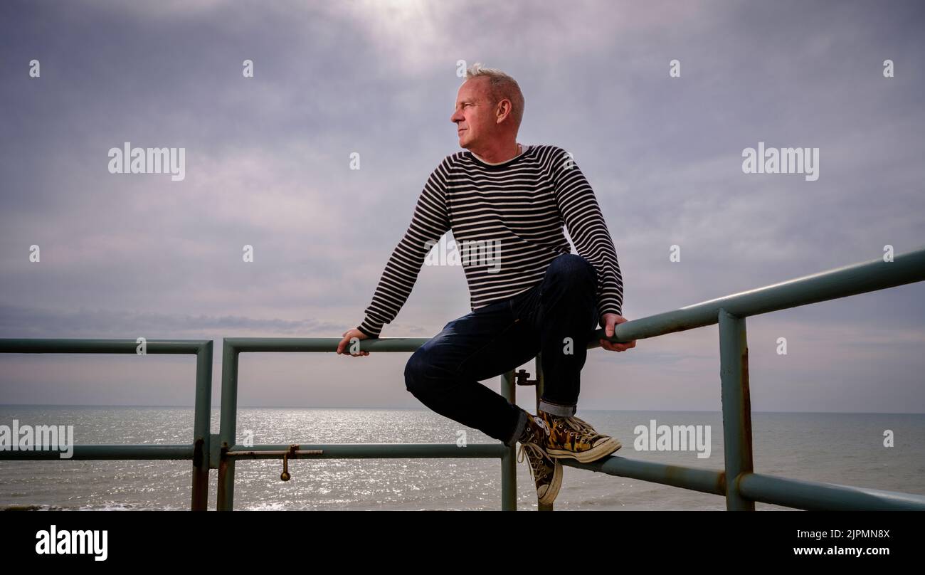 Nur für redaktionelle Verwendung - Norman Cook fotografiert in seinem Haus am Meer in Hove, East Sussex, Großbritannien. März 2022. Bild von Jim Holden Stockfoto