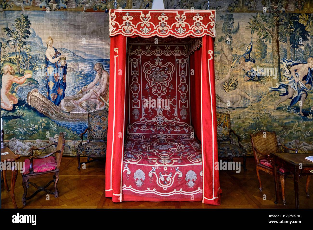 Frankreich, Loiret (45), Loire-Tal als Weltkulturerbe der UNESCO, Sully-sur-Loire, Château de Sully-sur-Loire, 14.-18. Jahrhunderte, Schlafzimmer der Stockfoto