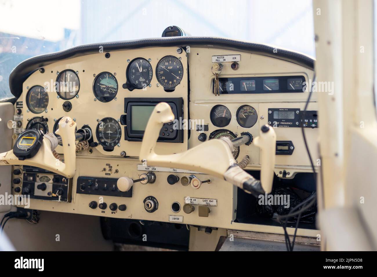 Foto des alten Flugzeugbedienfelds Stockfoto