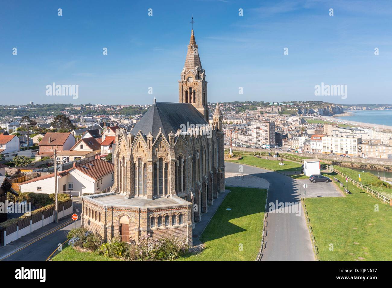 Frankreich, seine-Maritime, Cote d'Albatre, Pays de Caux, Dieppe, Kapelle Notre Dame de Bon Secours (Luftaufnahme) // Frankreich, seine-Maritime (76), Côte d'Al Stockfoto