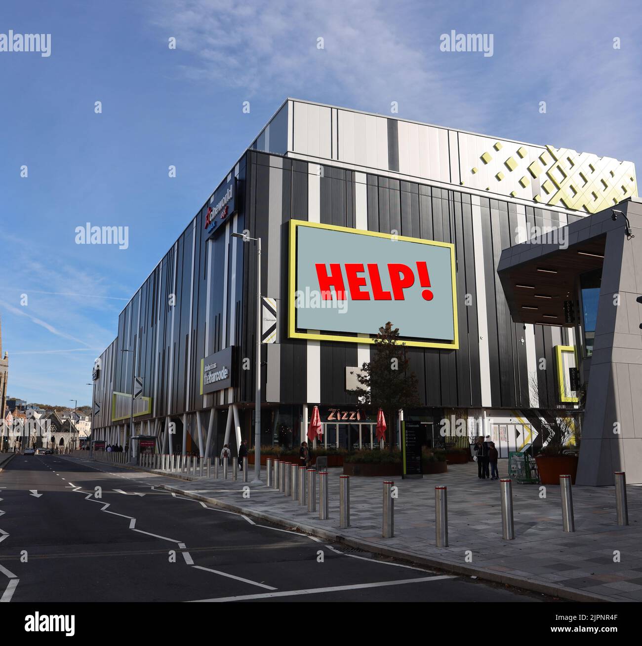 Cineworld KÜNDIGT IM AUGUST 2022 FINANZIELLE SCHWIERIGKEITEN an. Im Barcode Leisure Center im Drake’s Circus im Stadtzentrum von Plymouth befindet sich ein Cinewo Stockfoto