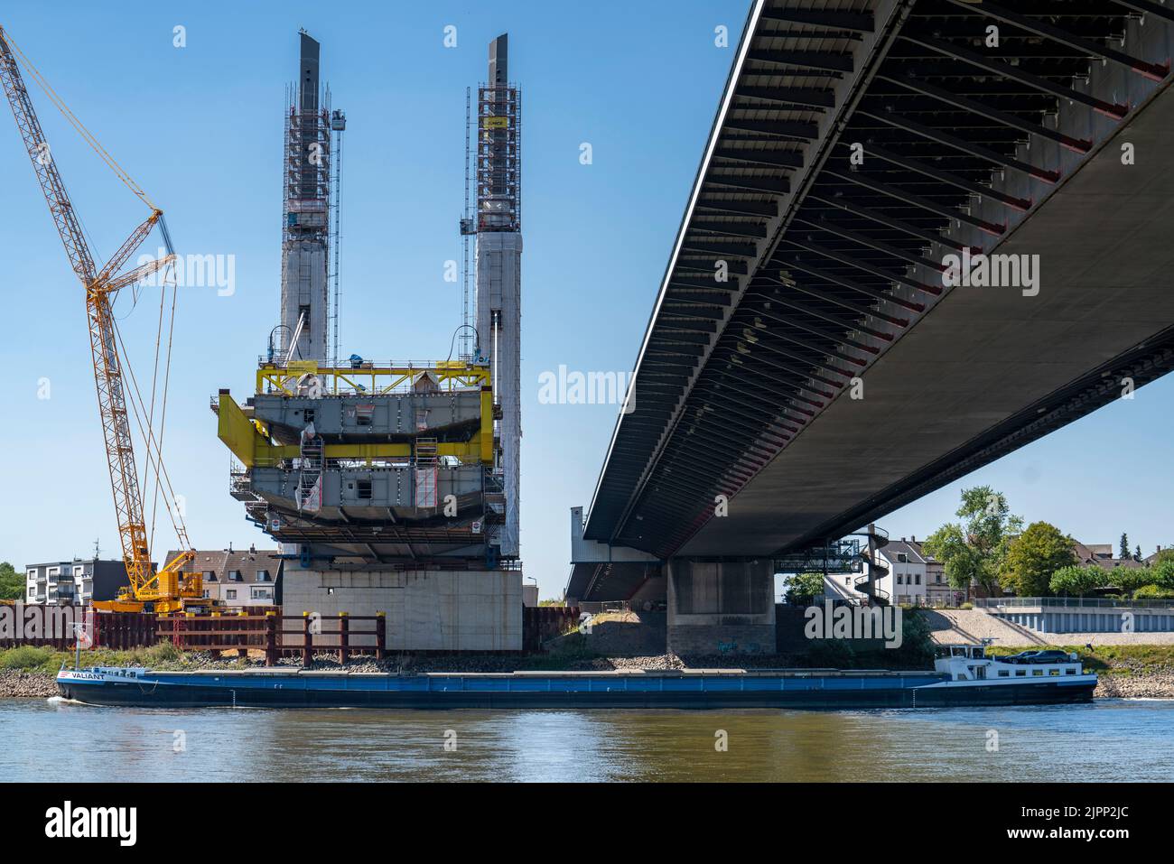 Jc Am Rhein Neubau der Autobahnbrücke Neuenkamp an der A40, über den Rhein bei ...