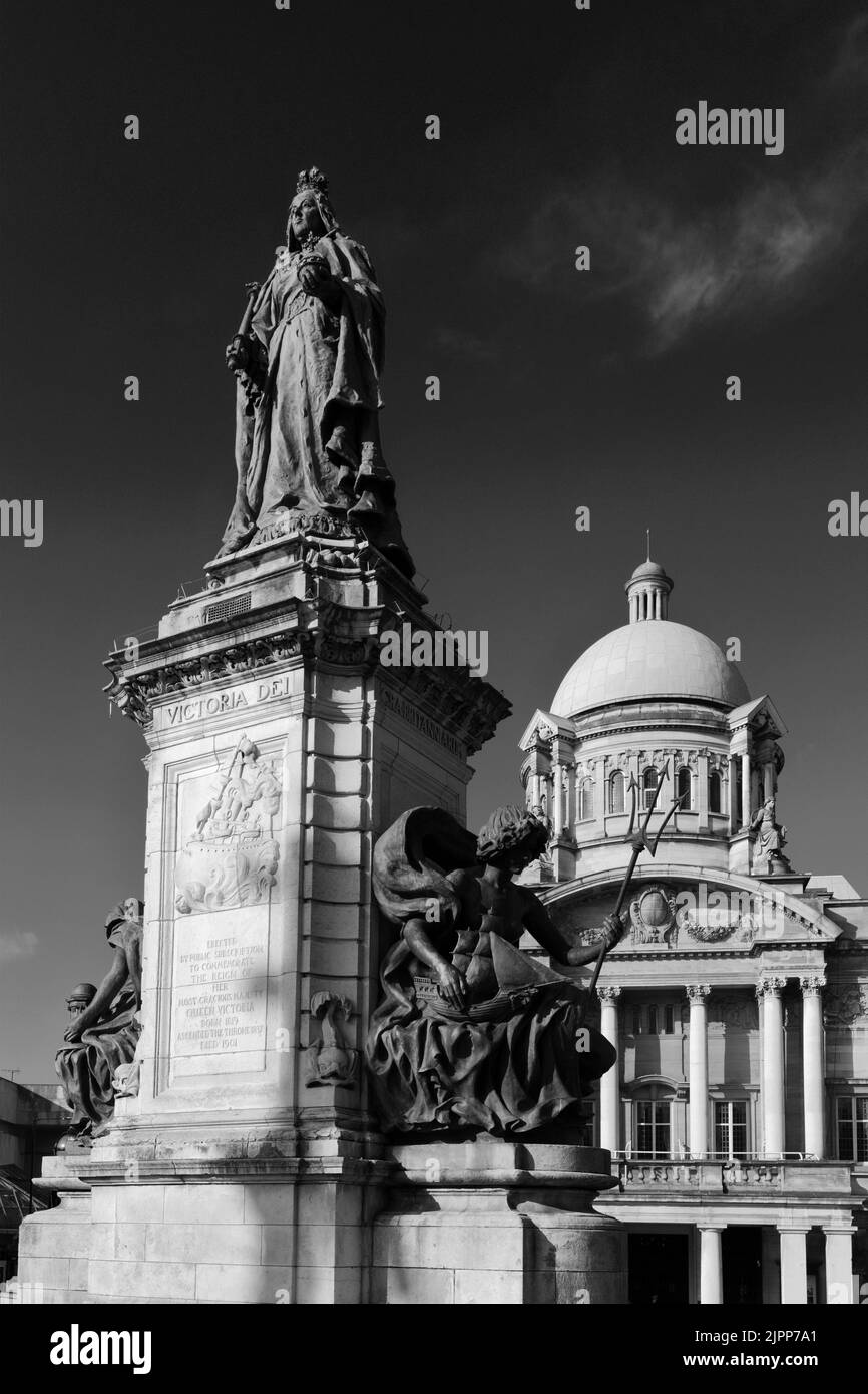 Queen Victoria Statue vor dem Rathaus von Hull, Queen Victoria Square, Kingston-upon-Hull, East Riding of Yorkshire, Humberside, England, Großbritannien Stockfoto