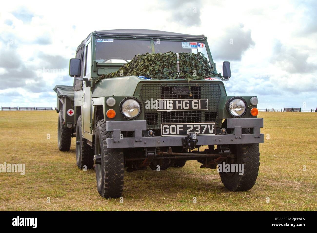 1940s 40s vierziger Jahre, Land Rover Serie II, 88 - 4 Cyl 2286 ccm, 2. Weltkrieg, 2. Weltkrieg, 2. Weltkrieg, WW2. Militärfahrzeug am Kriegswochenende des Lytham 1940er-Festivals 2022 Stockfoto