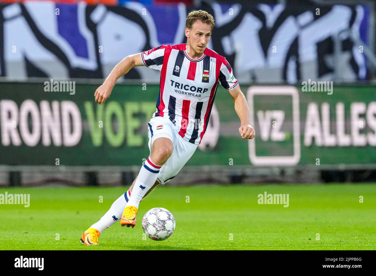 TILBURG, NIEDERLANDE - 19. AUGUST: Matthias Verreth von Willem II. Während des niederländischen Keukenkampioendivisie-Spiels zwischen Willem II und Telstar am 19. August 2022 im Koning Willem II Stadion in Tilburg, Niederlande (Foto: Geert van Erven/Orange Picts) Stockfoto