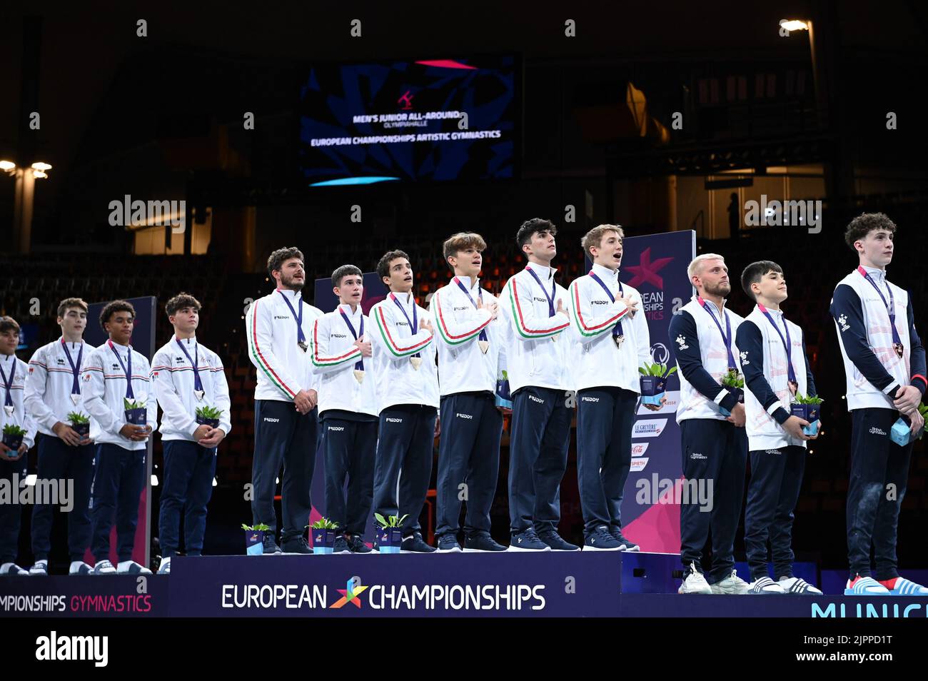 Team Italien während der Hymne während der Turn European Men's Artistic Gymnastics Championships
