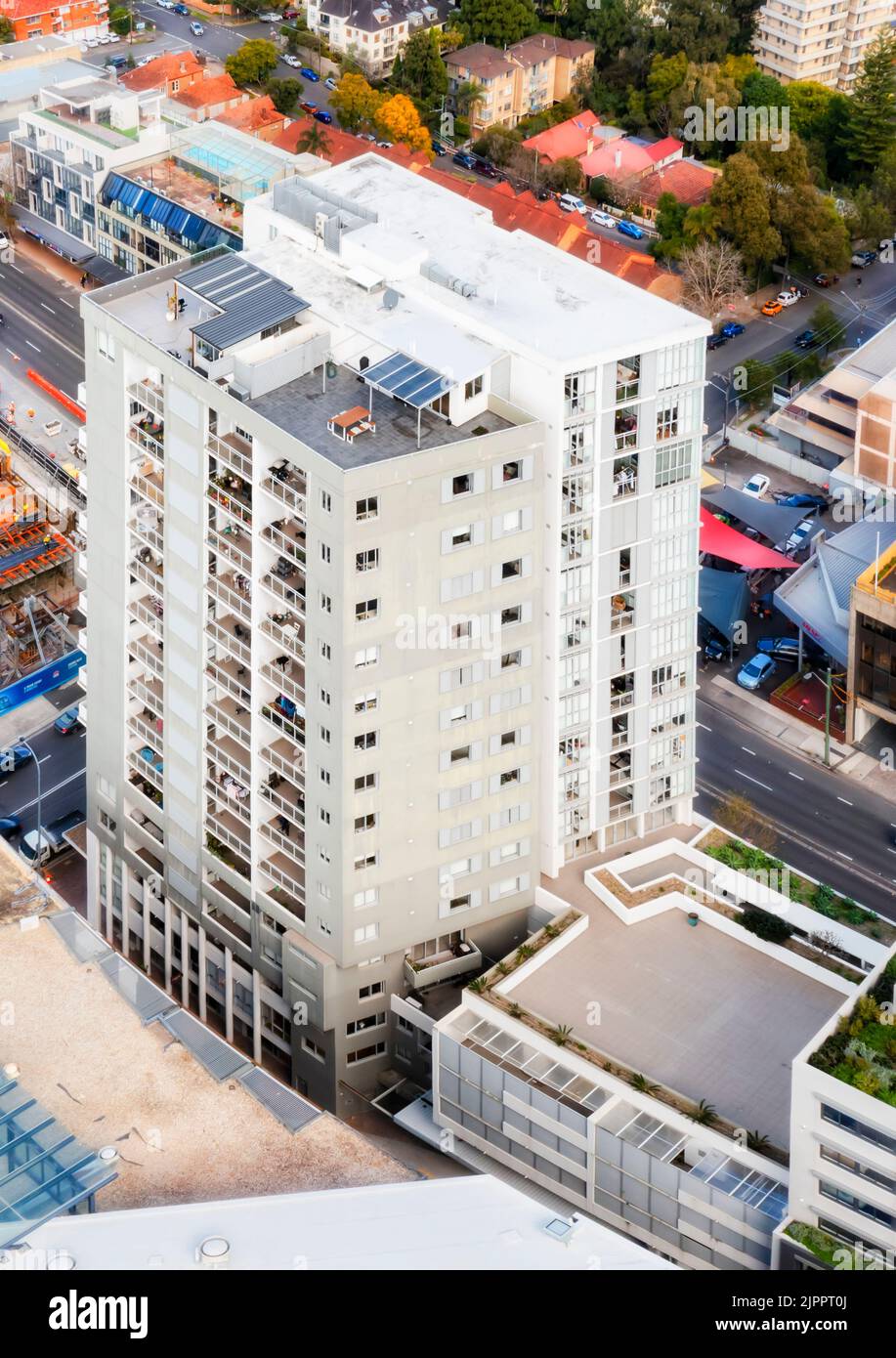545 Pacific Highway Hochhaus-Appartementgebäude in St. Leonards Crows Nest Gegend von Lower North Shore Sydney - Luftaufnahme. Stockfoto