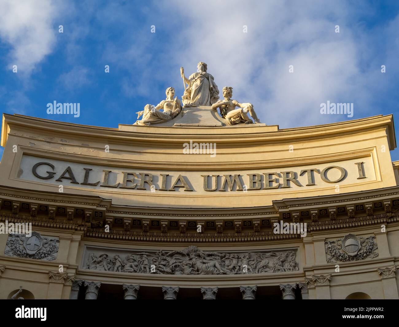 Eingang Galleria Umberto I, Neapel Stockfoto