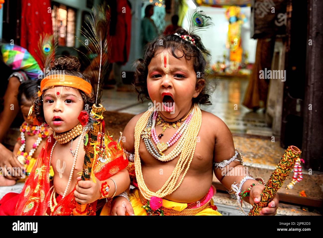 Kalkutta, Indien. 19. August 2022. Ein kleines Kind sah während des