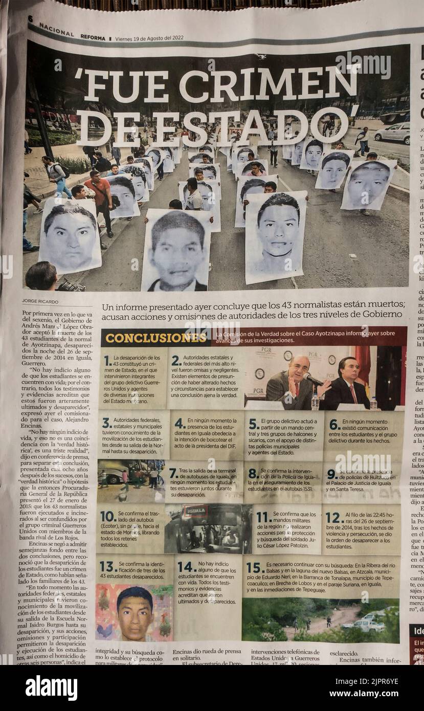 Die mexikanische Zeitung berichtet auf Anfrage und kam zu dem Schluss, dass die Enttäuschung von 43 Studenten-Technikern im Jahr 2014 ein Staatsverbrechen war Stockfoto