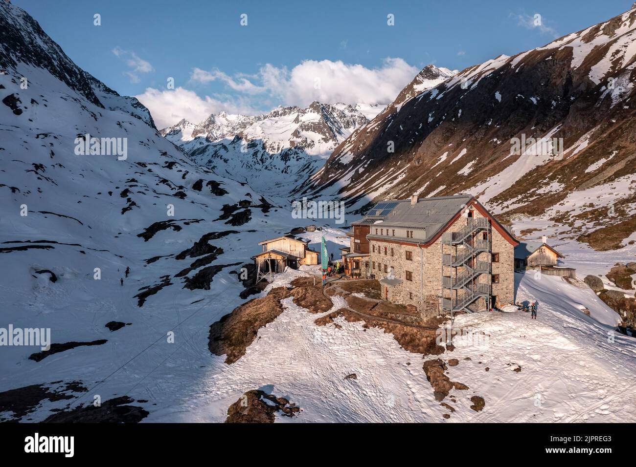 Berge im Winter, Luftaufnahme, Franz-Senn-Hütte, Neustift im Stubaital, Tirol, Österreich Stockfoto